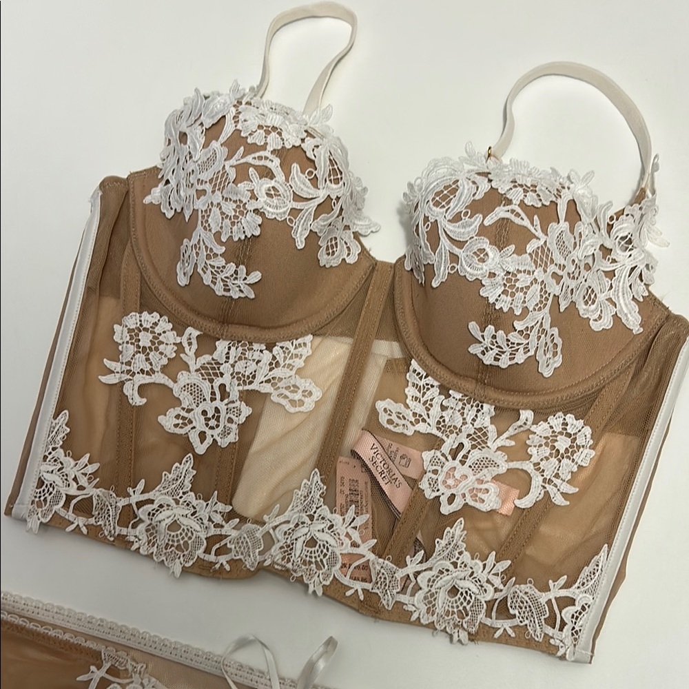 Victoria’s Secret corset top Lace Embroidered Lingerie Set in Tan and White NWT - Picture 2 of 9